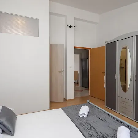 شقة The Platinum Penthouse *